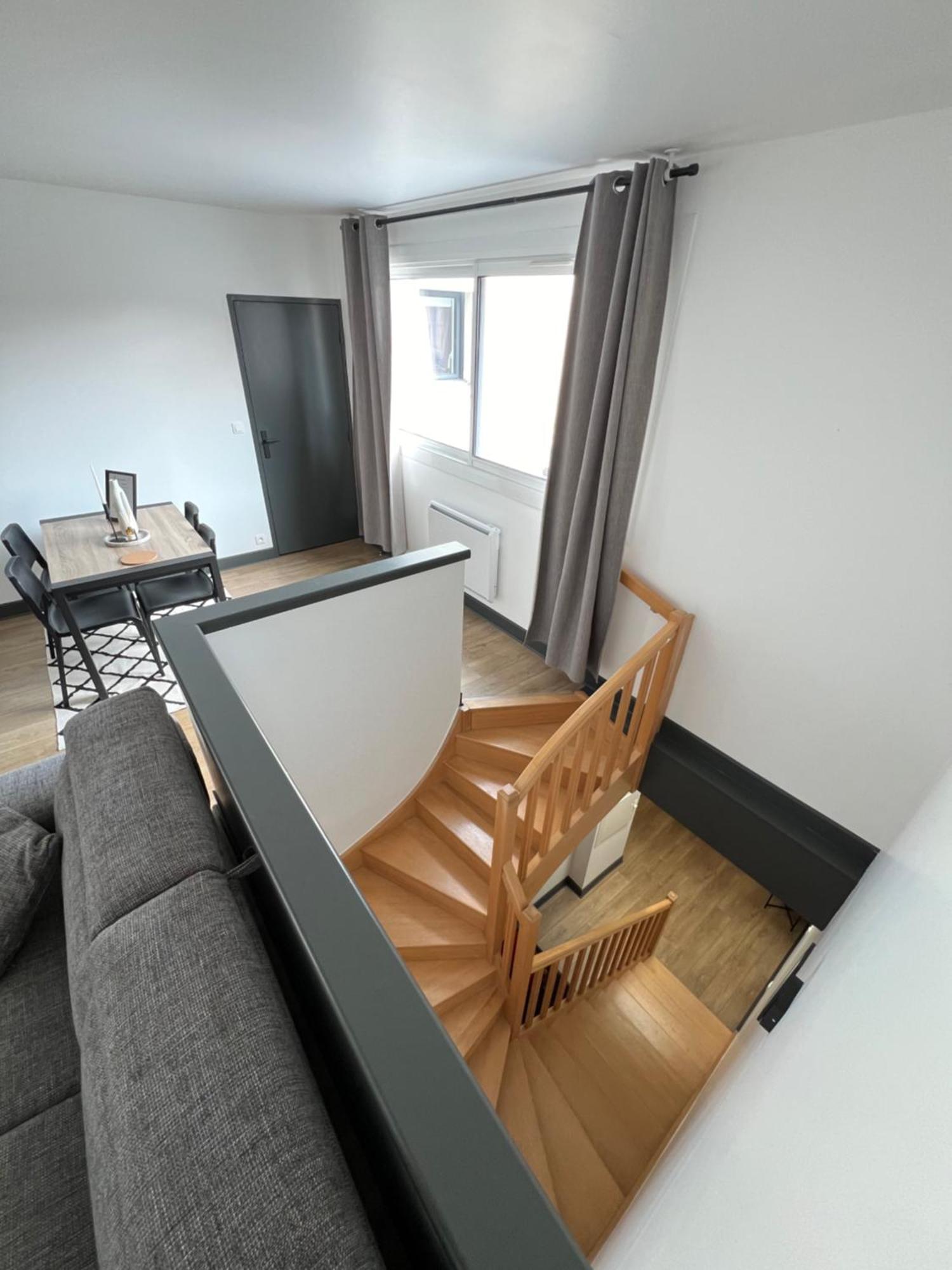 Hyper Centre A 80M Du Vieux Marche, T2 Calme Vue Sur Les Toits Rue Du Minage Appartement La Rochelle  Buitenkant foto